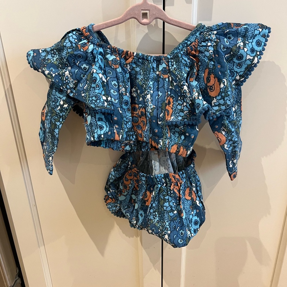 New Kate Quinn floral romper set. Top and bottom. 18-24m.